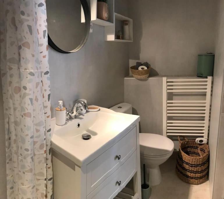 Lumineux Studio Sous Les Toits De 멍똥 외부 사진